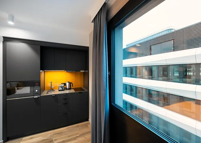 Hotel Staycity Frankfurt Airport 4*