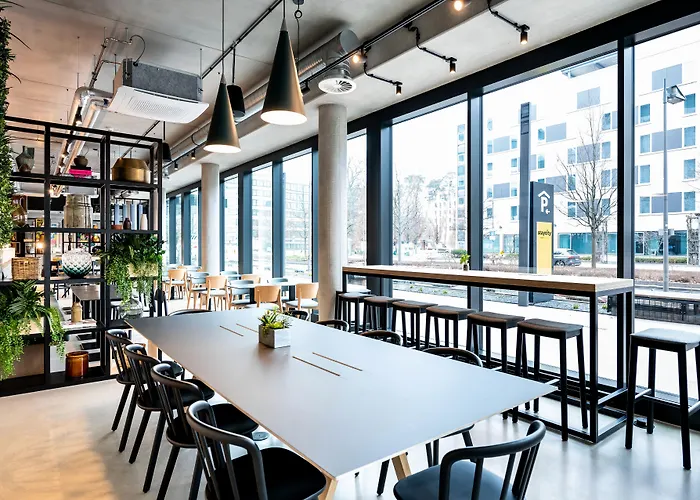 Staycity Frankfurt Airport Hotel 4*