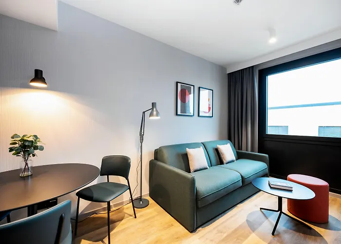 Hotel Staycity Frankfurt Airport 4*