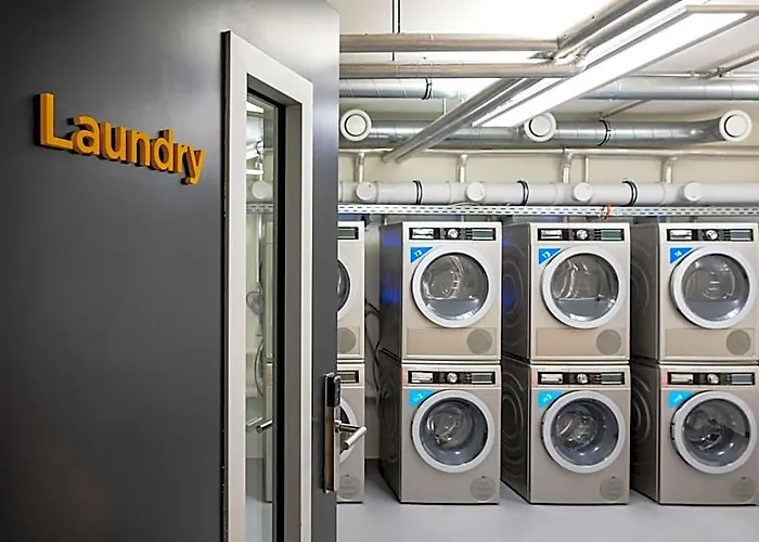 Staycity Frankfurt Airport Hotel 4*