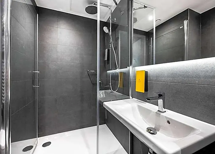 Staycity Frankfurt Airport 4*