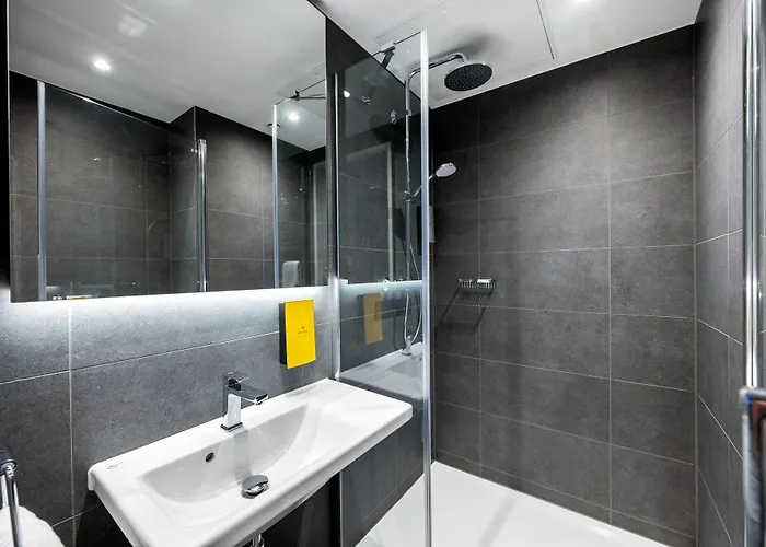 Staycity Frankfurt Airport 4*